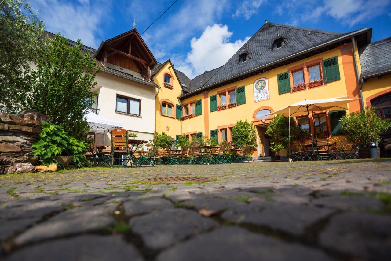 Bio-Weingut Staffelter Hof Guest House Krov Exterior photo