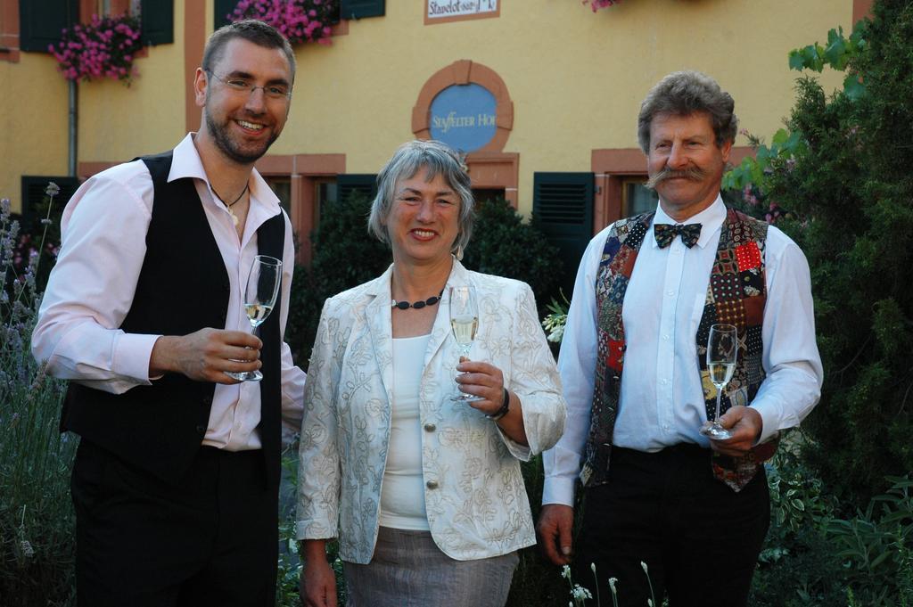 Bio-Weingut Staffelter Hof Guest House Krov Exterior photo